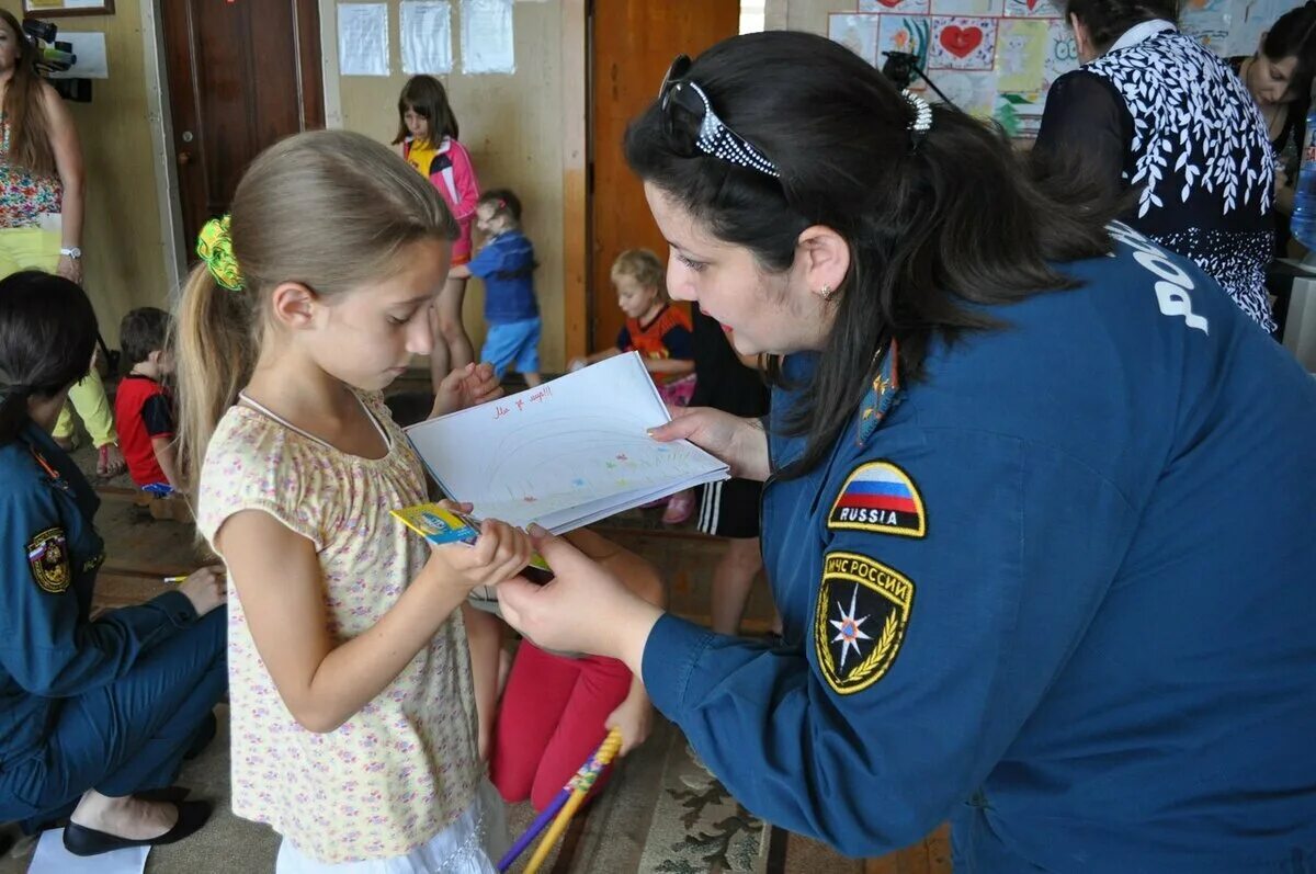 Спасатель психолог. Форма психолога цэпп мчс россии. Спасатель. Психолог в мчс в экстренной ситуации. Профессии мчс россии.