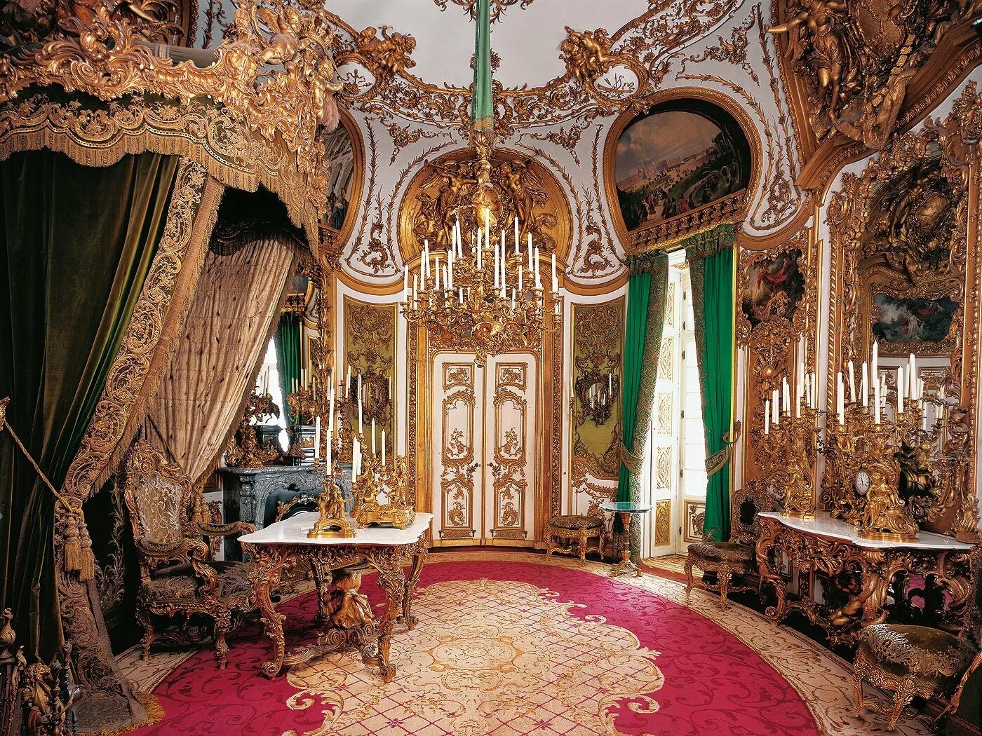 Бавария дворец Линдерхоф интерьер. Королевская усадьба Линдерхоф. Замок Линдерхоф спальня короля. Дворец Линдерхоф рококо.