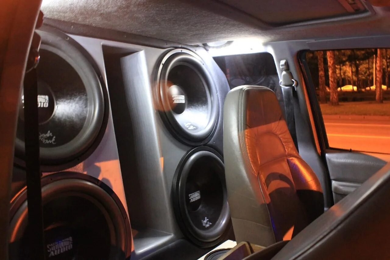 Ural sound team - ваз 2107. Сабвуфер прайд басс студио. Саба хейр. Автозвук девушки. Саба хейр.