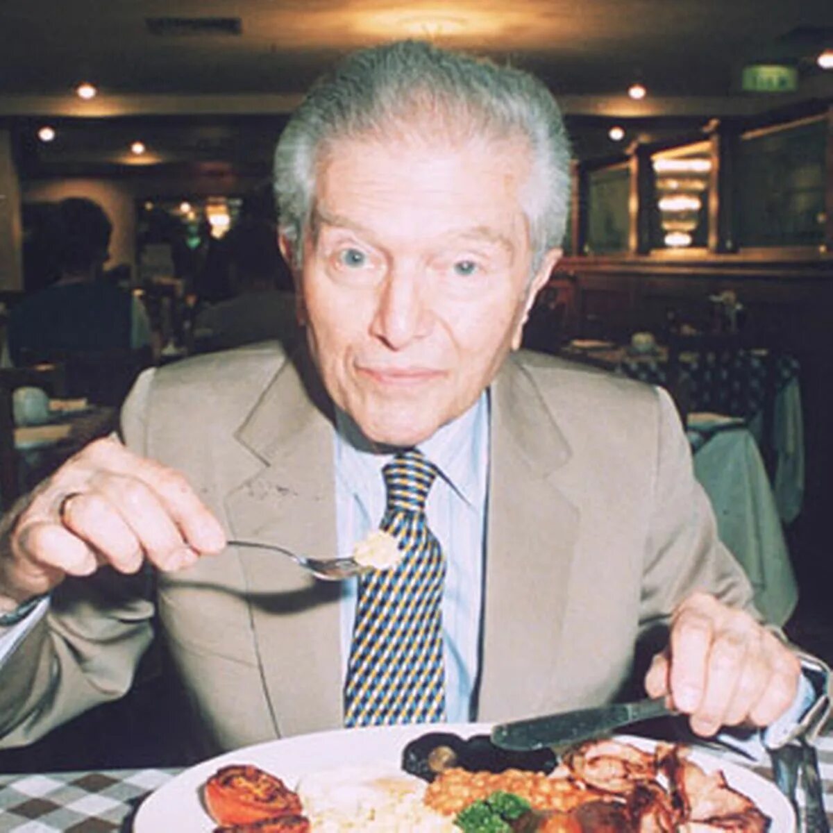 Эгон бар википедия. Эгон шиле. Эгон дицфалуси профессор. Эгон айерманн архитектор восстановление киля. Эгон бар.