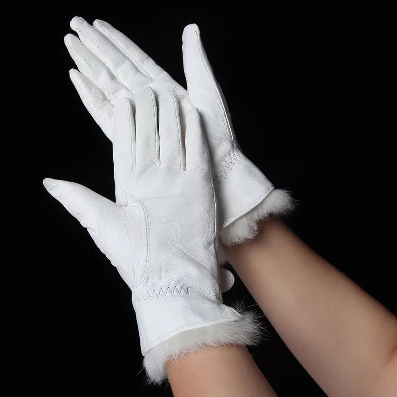 24 белых перчатки и 20 черных. Белые кожаные перчатки. Белые перчатки зимние. Белые перчатки женские. Перчатки кожаные женские зимние белые.