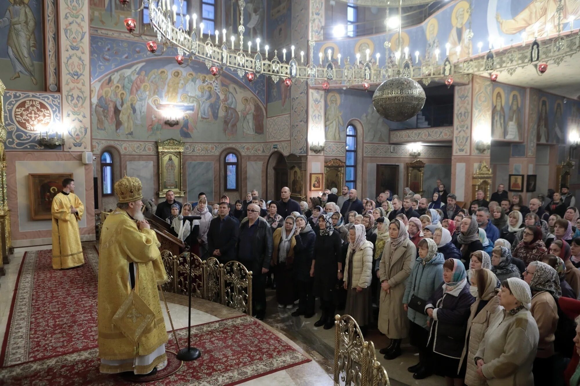 Троицком храме в реутове. Реутовский храм казанской божьей расписание. Троицком храме в реутове. Литургия церковь реутово. Балашихинская епархия.