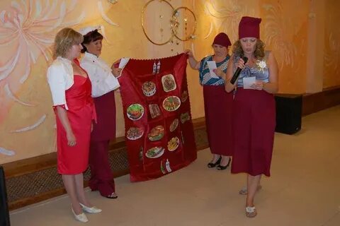 Сценка трех женщин