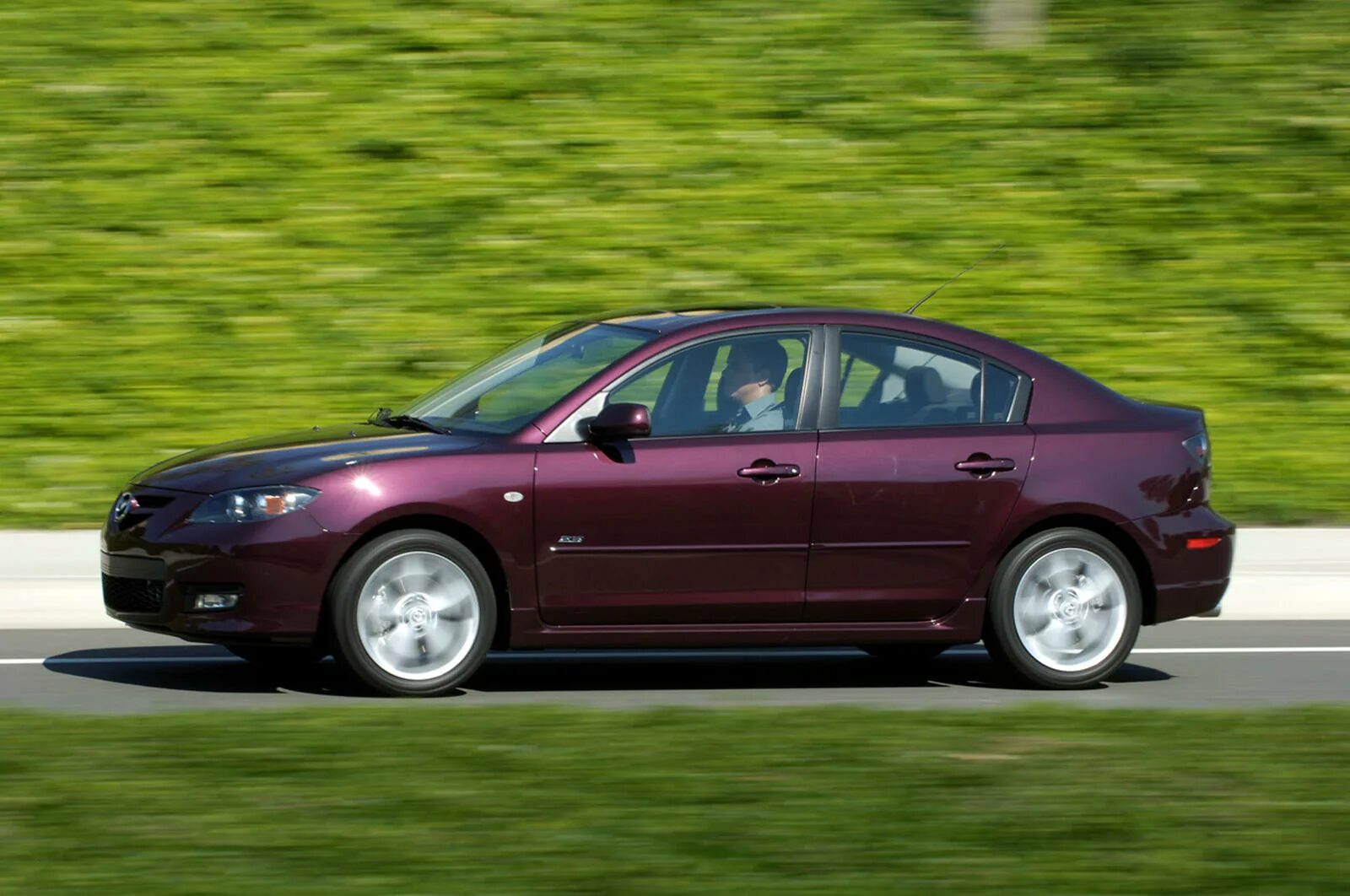 Мазда 3 бк 2006 год. Мазда 3 хэтчбек Вишневая. Mazda 3 хэтчбек 2008. Mazda 3 BK седан. Мазда 3 2008 Вишневая.