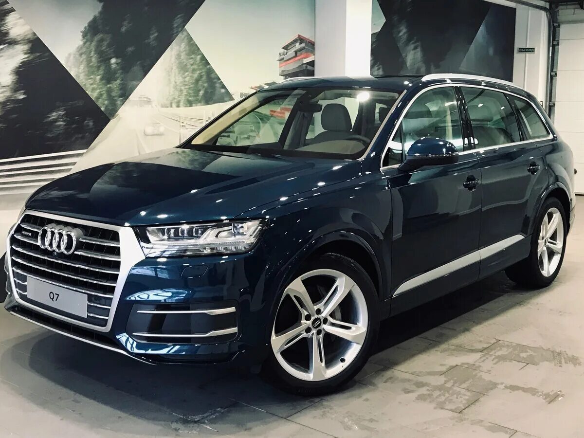 Купить ауди q7 в москве. Audi q7 2018. Новая Ауди q7. Audi q7 II. Audi q7 II (4m) 2019.