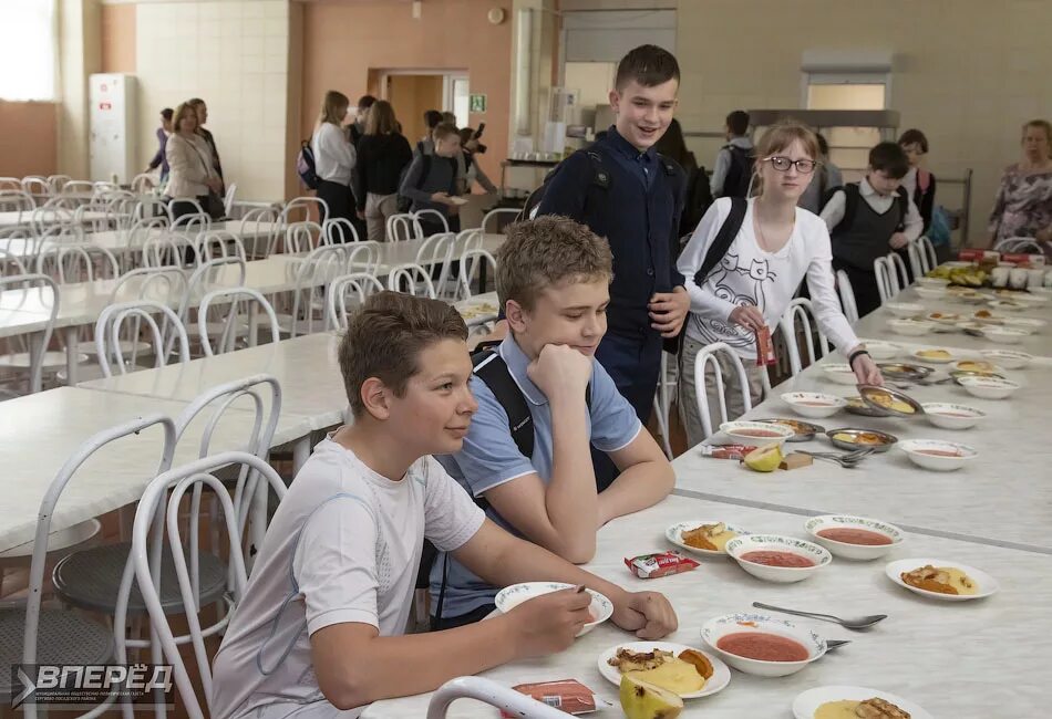 Столовая сергиев посад. Школа 11 Сергиев Посад столовая. Школа 14 Сергиев Посад столовая. Школа Сергиев Посад 18 столовая в школе.