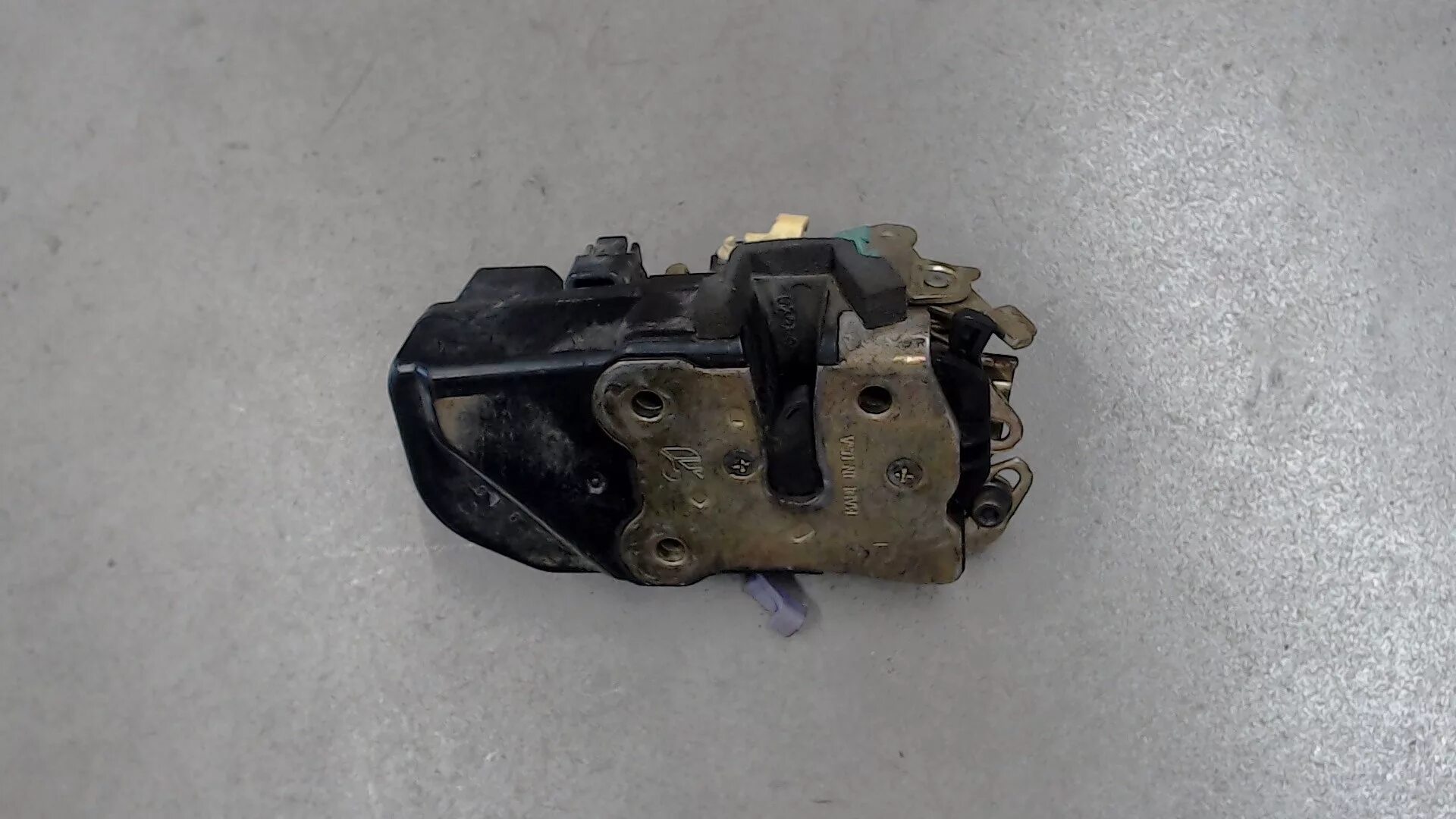 Двери додж 2. Дверь передняя левая додж калибр. Двери додж 2. 4. Двери додж 2.