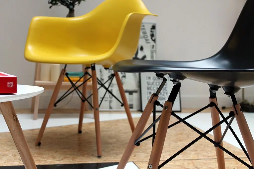 Сборка стула eames. Кресло DSW Eames. Стул Eames Style. Стул Eames DSW. Стул Eames DSW В интерьере.