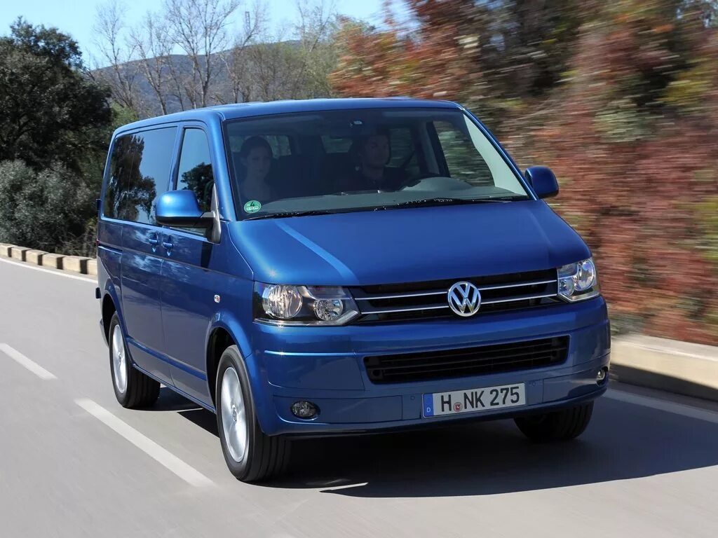 Vw caravelle t5. Volkswagen Caravelle t5 Рестайлинг. Фольксваген Каравелла 2015. Фольксваген Каравелла 2014. Микроавтобус Фольксваген т5.