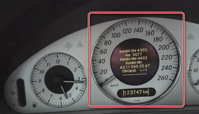 Уровень масла мерседес w211. Уровень масла мерседес w211. Масло в мерседес w211. Ошибка тормозов. Датчик уровня масла мерседес.
