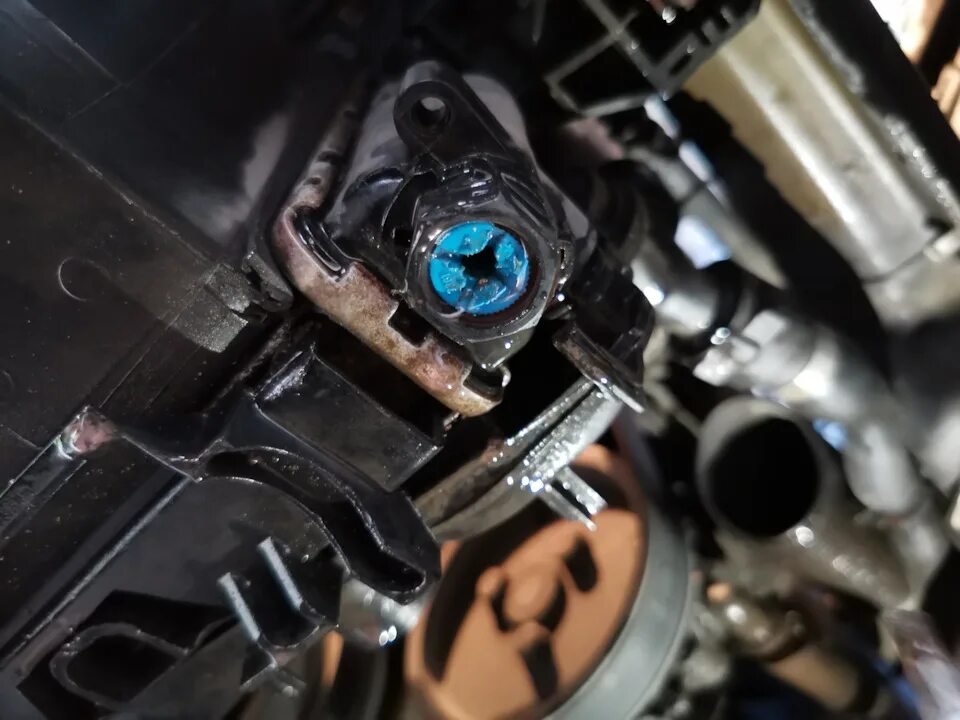 Как снять радиатор бмв е46 Монтажная плата радиатора BMW X5 (E53), 3 л, 2002 года своими руками DRIVE2