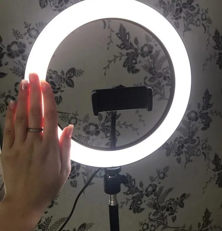 Как называется круглая лампа. Кольцевая лампа ring fill light 34см. кольцевая лампа м20 + штатив. кольцевая лампа для тик тока. лампа кольцевая светодиодная 33см со штативом m-33 днр.