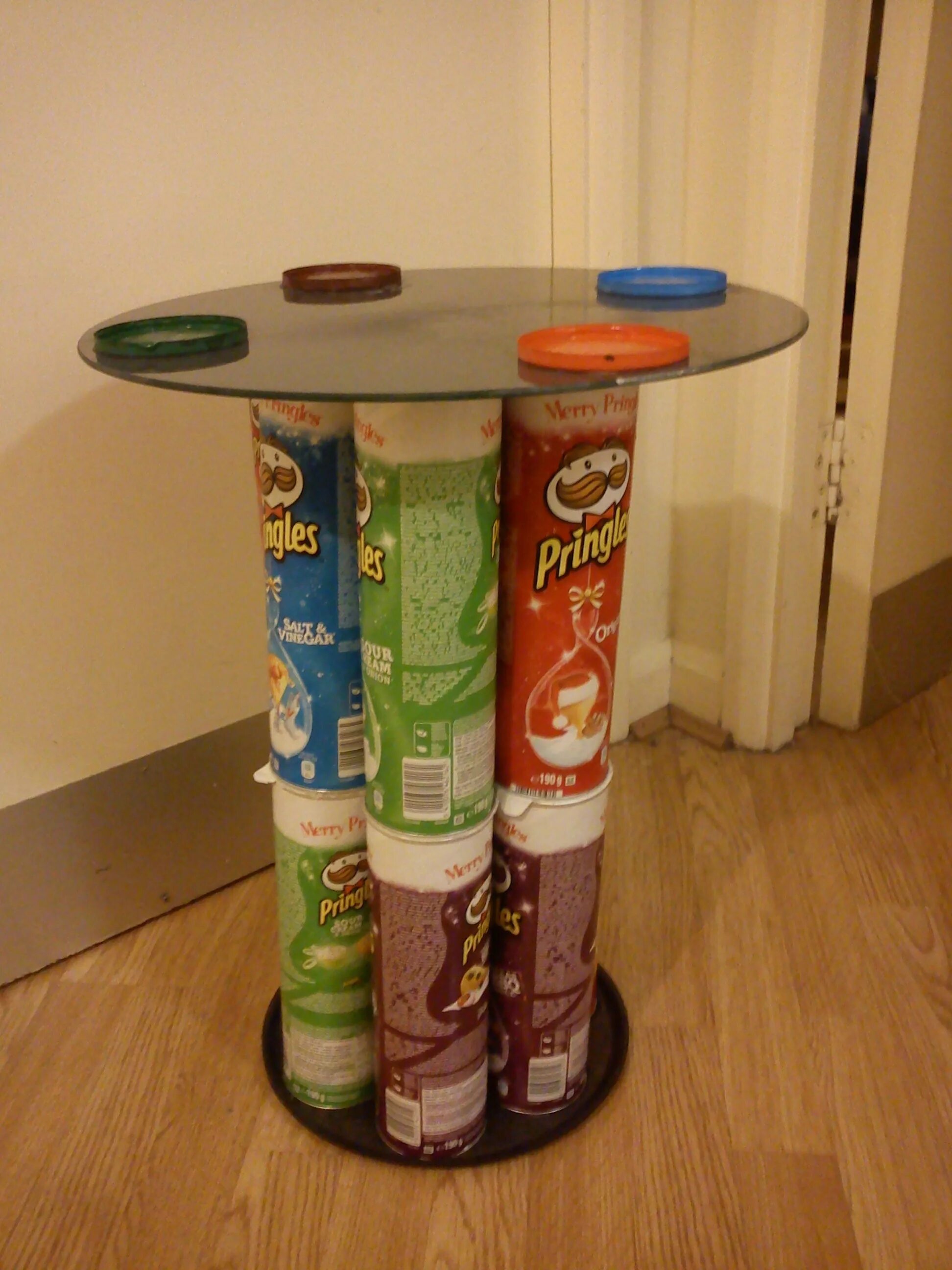 поделки из банки принглс. из банок принглс. домики из банок от чипсов. банки из под чипсов принглс. поделки из коробки из под чипсов принглс.