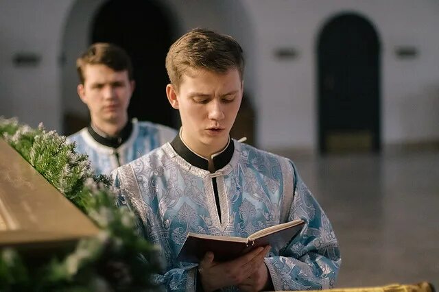 Читать апостол вместе с церковью сегодня. Фильм ученик семинарист. семинарист молится. чтец читает апостола на литургии. сергей туриков духовная академия.