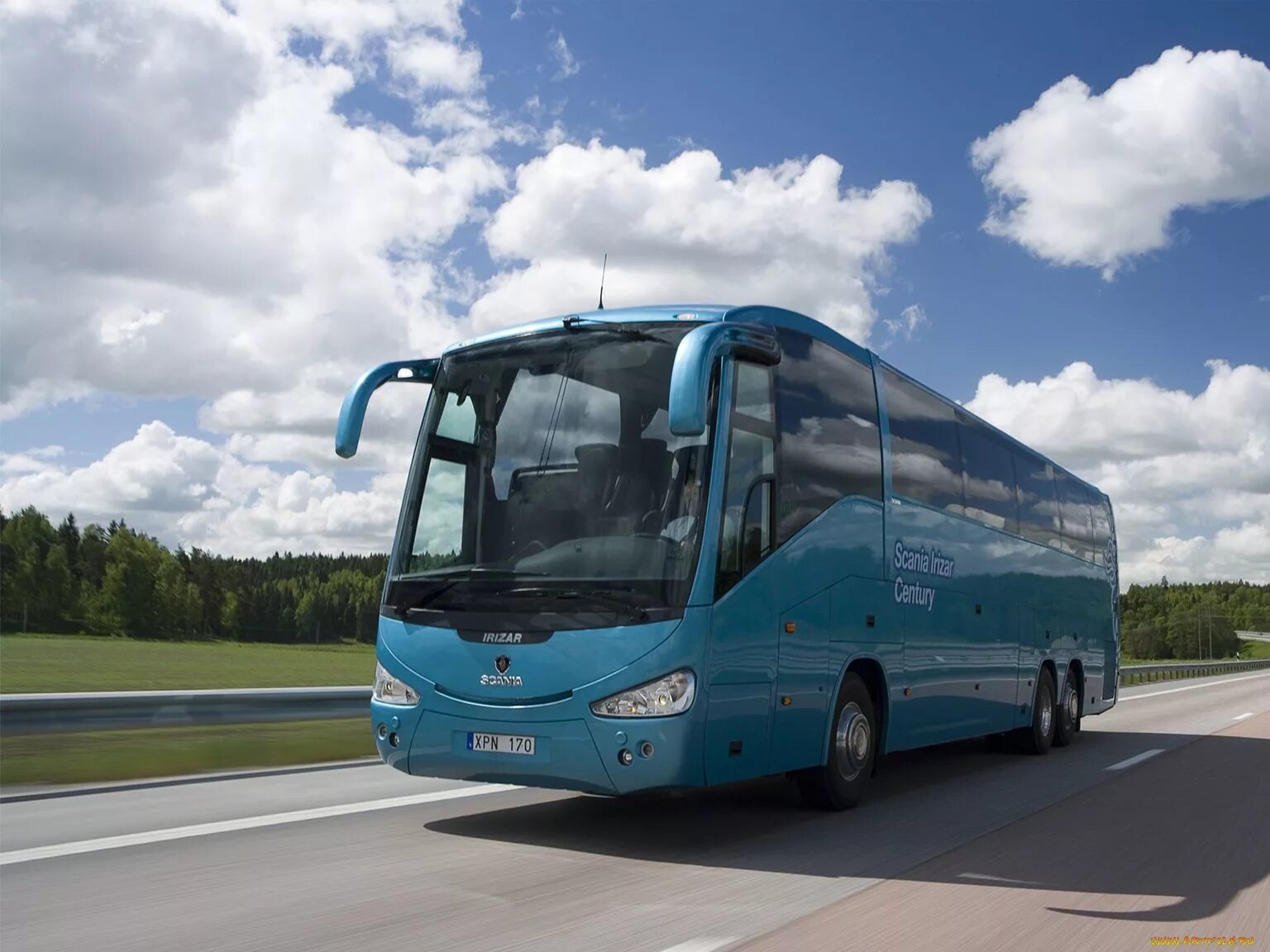 Пассажирский автобус. Красивый автобус. Пассажирский автотранспорт. Пассажирские автобусные перевозки. Междугородные перевозки автобусами