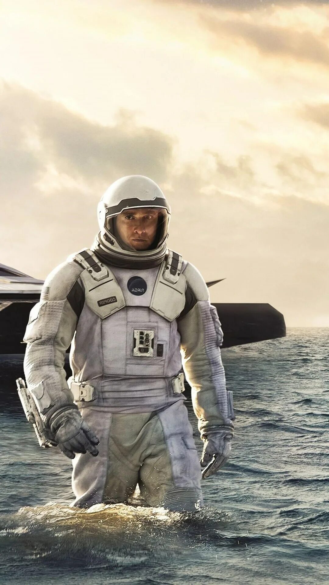 Интерстеллар о чем. Джон литгоу интерстеллар. интерстеллар планета миллер. доктор эдмундс интерстеллар.