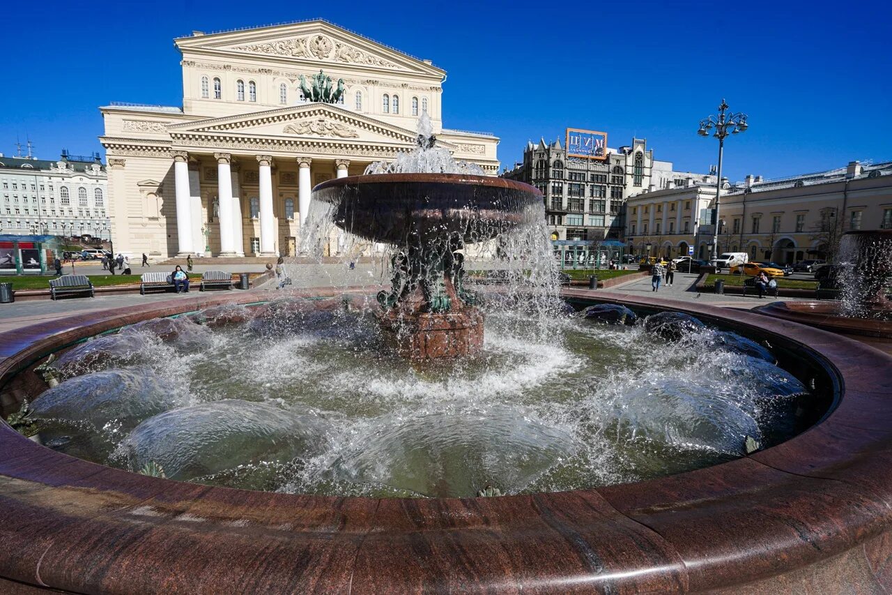 ВДНХ В Москве фонтаны 2023. Фонтан у большого театра в Москве. Фонтаны в Москве 2022. Поклонная гора фонтаны. Когда включают фонтаны в москве 2024