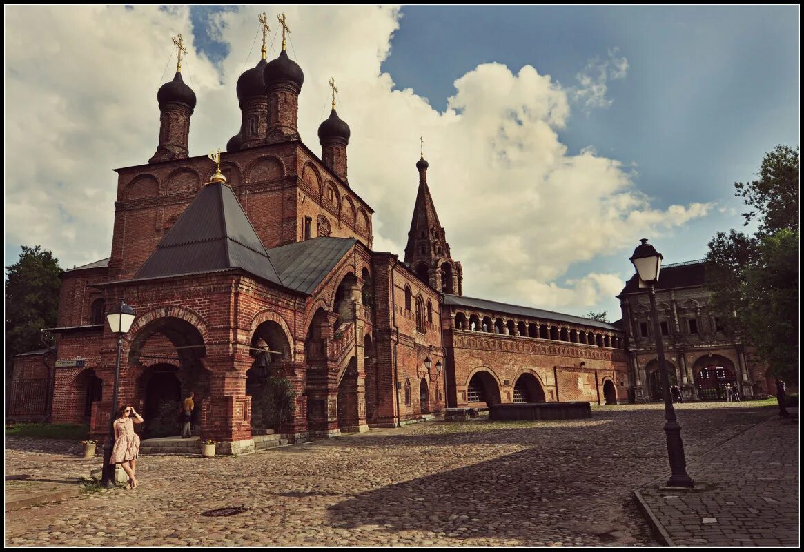 крутицкий монастырь в москве. крутицкого подворья в москве. крутицкая улица 8 крутицкое подворье. московское подворье. крутицкое патриаршее подворье, москва, крутицкая улица, 8.