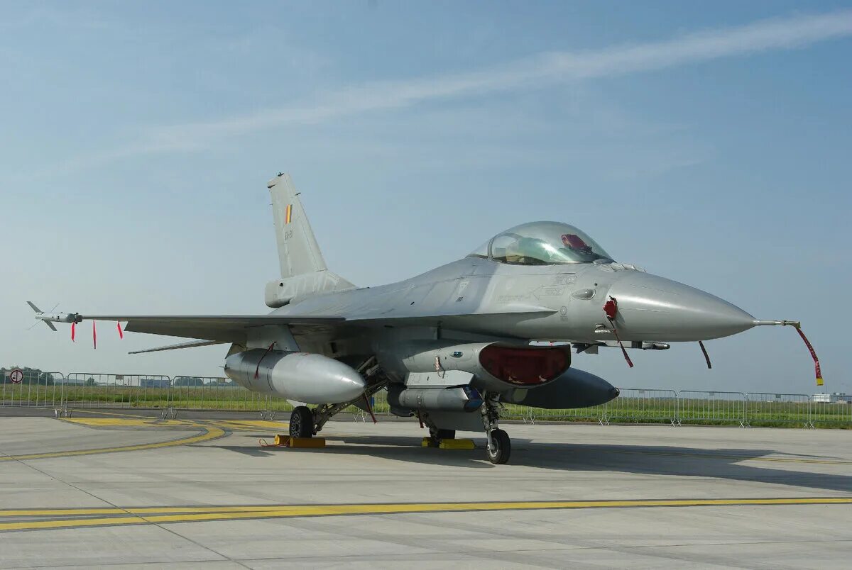 F16 передали. F16 передали. F-16 сша. F16 передали. Натовский f16.