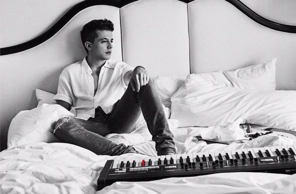 Charlie puth how. Charlie puth. charlie puth - voicenotes. charlie puth торс. чарли пут 2025.