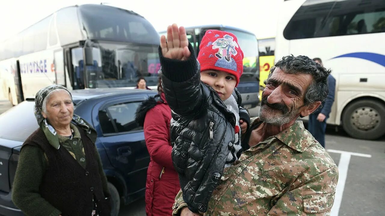 Митинг на площади в ереване. Хнацах армения. Революция в армении. Туристы в иране. Армянская община в иране.