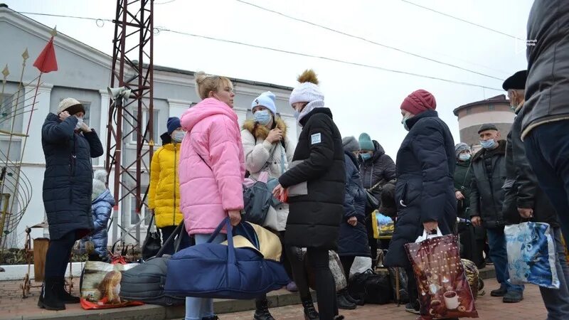 Ситуация на границе белгородской области последние новости. Беженцы из Белгородской области. Беженцы из Белгорода. Беженцы из Украины в Белгороде. Поезд с беженцами Белгород.