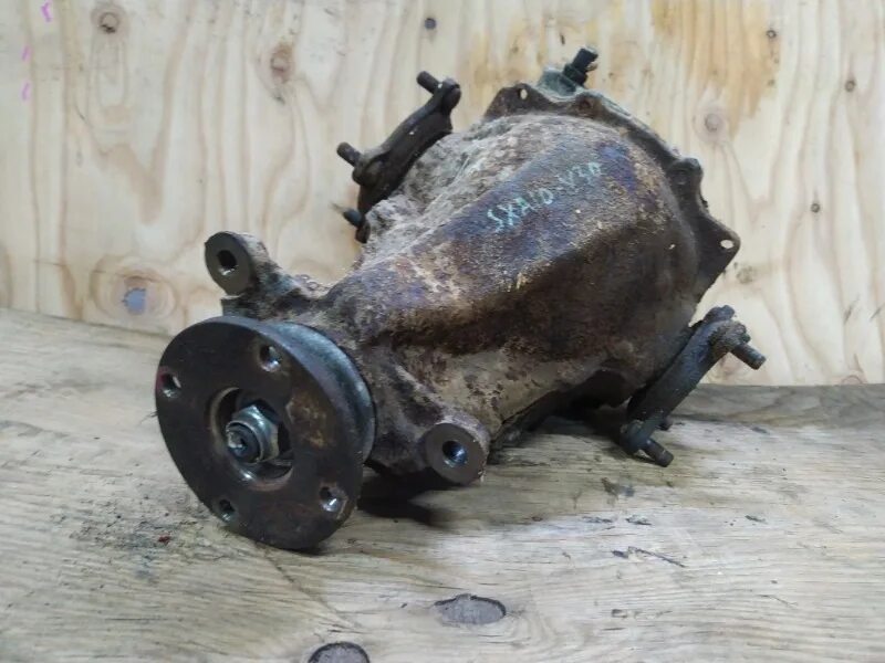 Toyota rav4 задний редуктор. Редуктор заднего моста рав 4. Задний мост на рав 4 1998 года. Редуктор заднего моста рав 4. Задний мост на рав4 3 поколения.