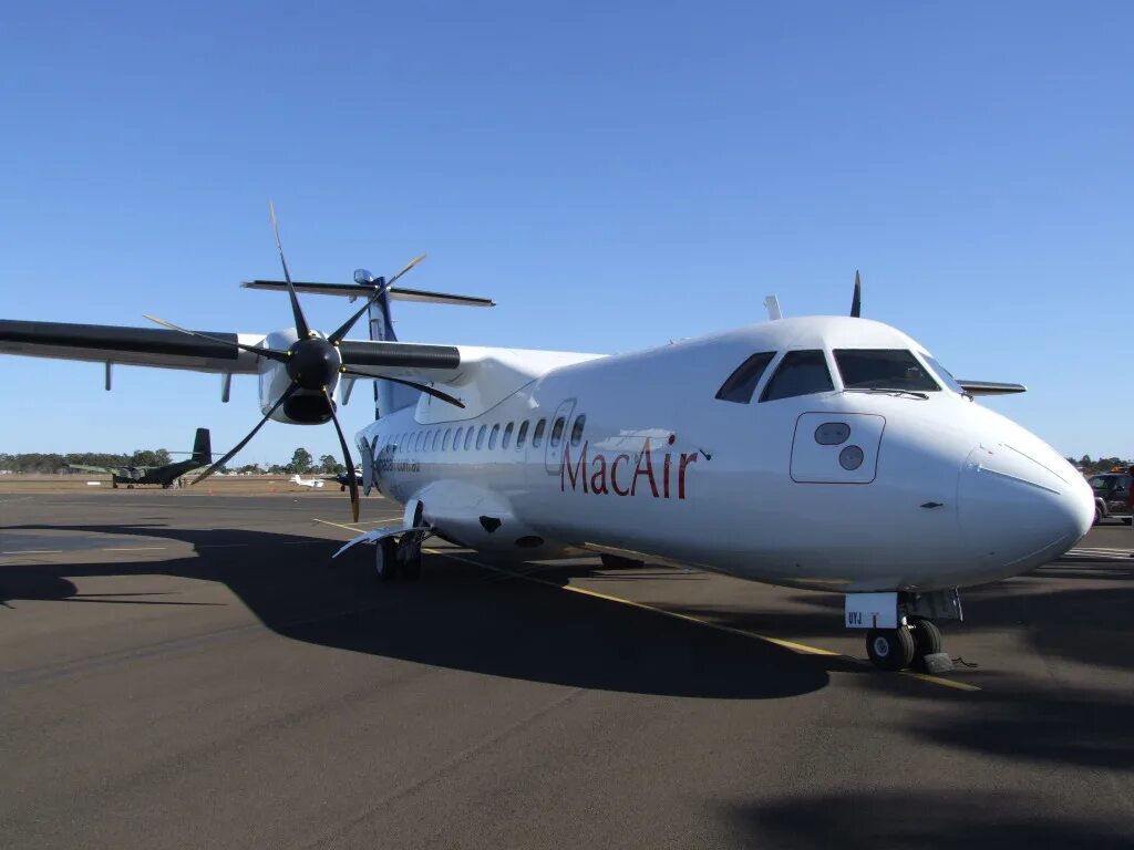 ATR 42-500. ATR 42-500 самолет. Самолёт АТР 42 КРАСАВИА. АТР 42 500 шасси.