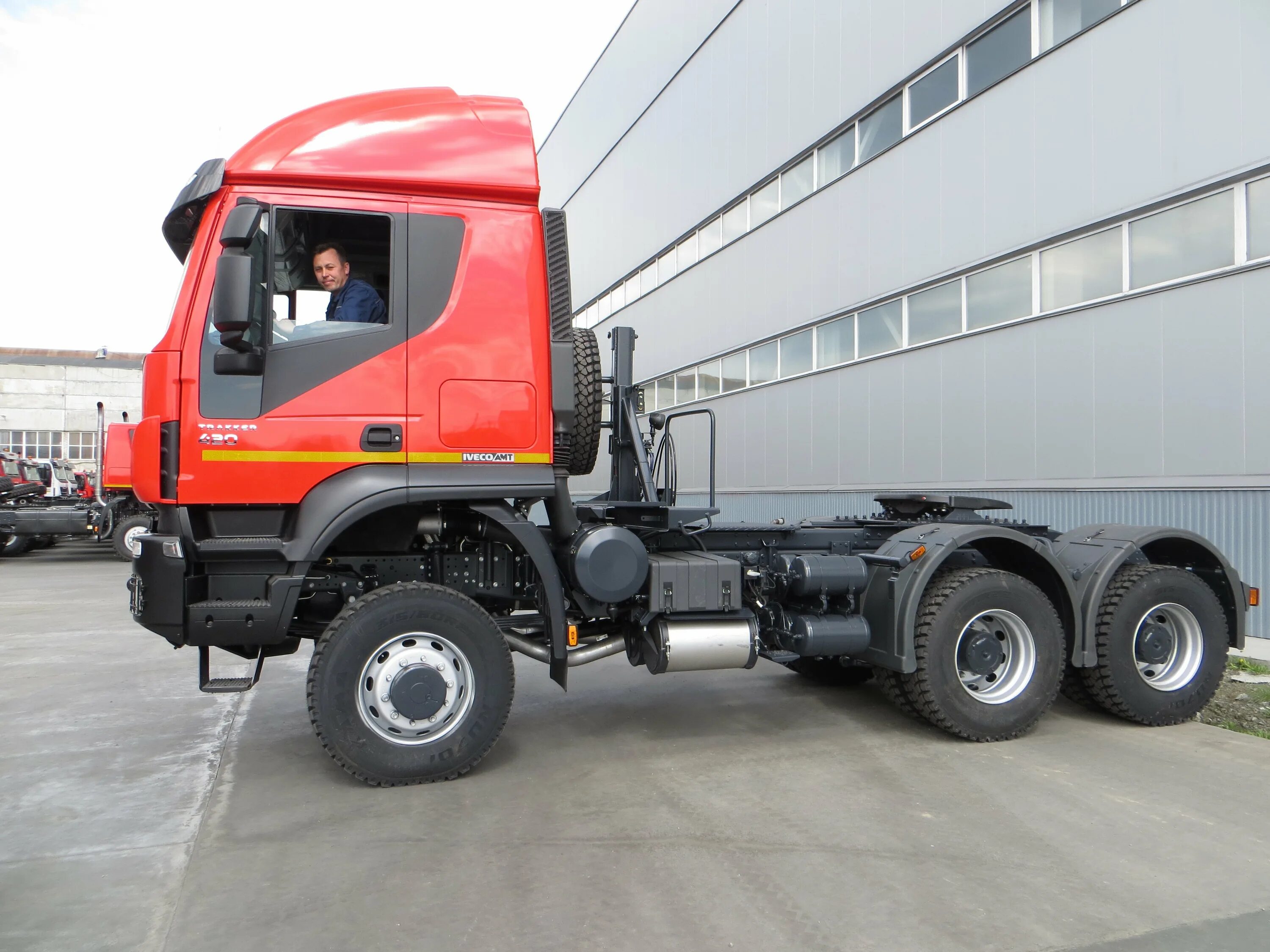 Тягач Ивеко Траккер АМТ 633910. Ивеко-АМТ 633910 6х6. Ивеко 633910. Iveco AMT 6x6. Купить седельный тягач 6х6 бу