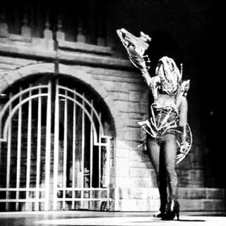 Lady gaga government hooker перевод