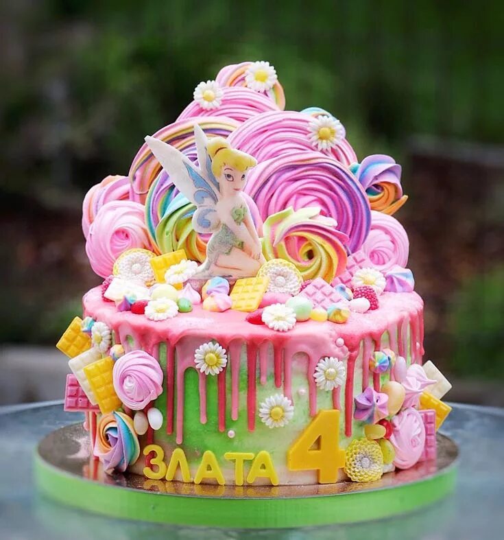 Торт со сладостями. Яркий торт для девочки. Красивый яркий торт. Красивые торты для девочек. Яркий детский торт.