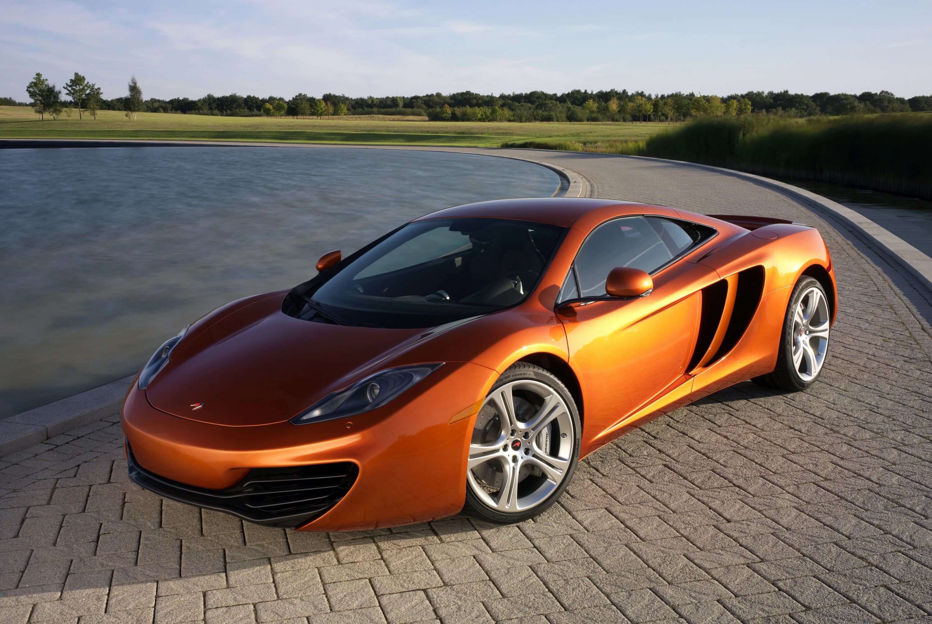 MCLAREN 12c. Спорткары MCLAREN 12c. MCLAREN 4-12c. Спортивный автомобиль MCLAREN mp4-12c;. Сайт про машины