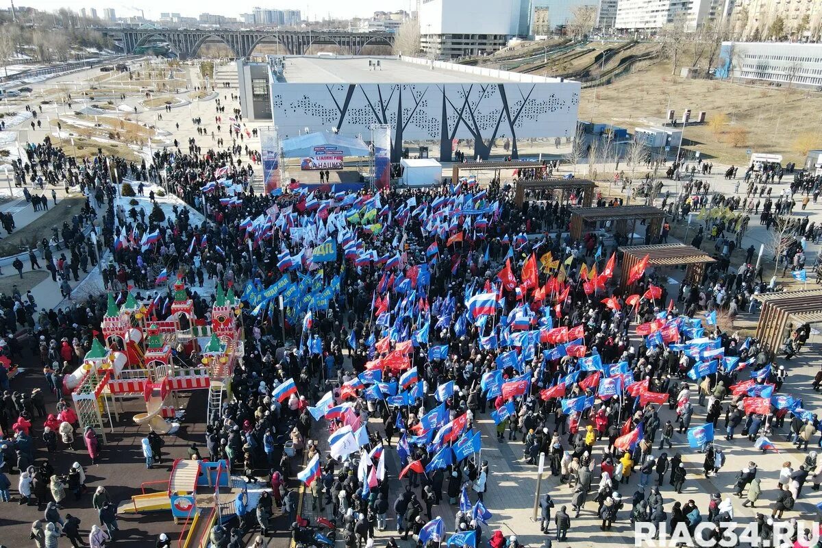 подростки на митинге навального. правила участия в митинге. участие в несанкционированном митинге. школьники на митинге. памятка о собраниях, митингах.