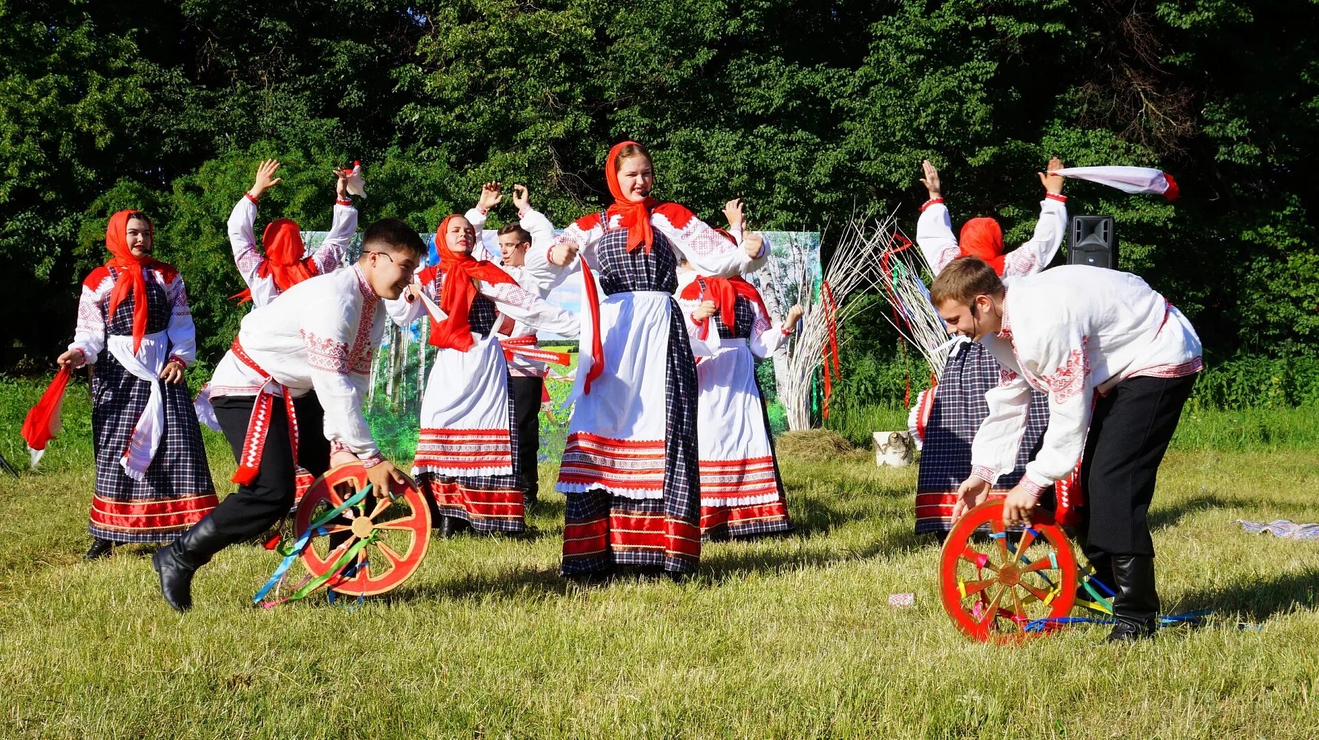 Какого числа отмечают троицу