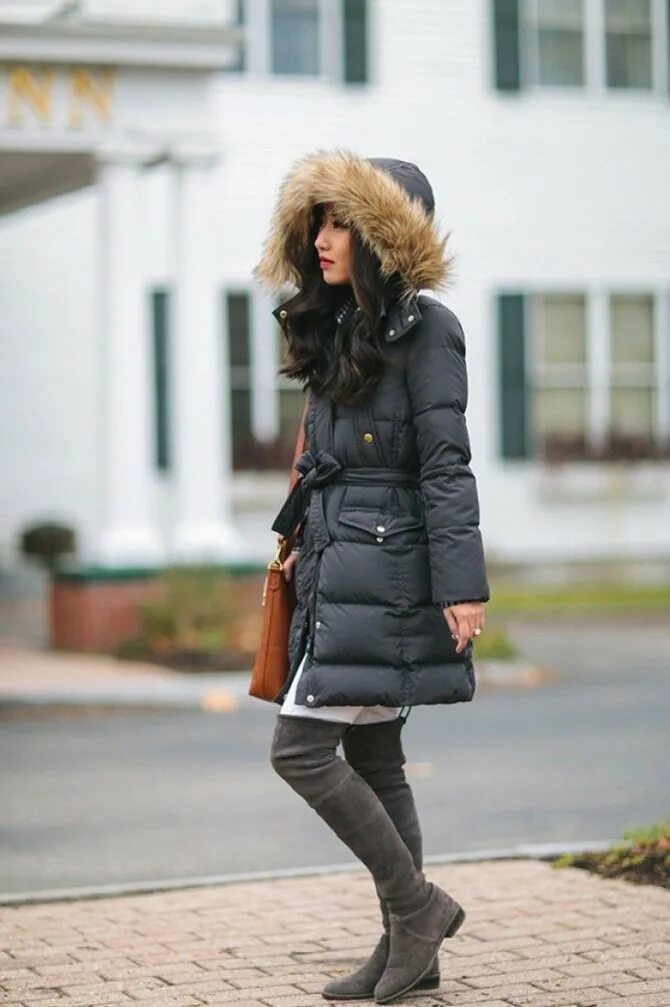 Пуховик цвета хаки. Пуховик ботинки. Длинный пуховик женский. Пуховик ботинки. Модные пуховики.