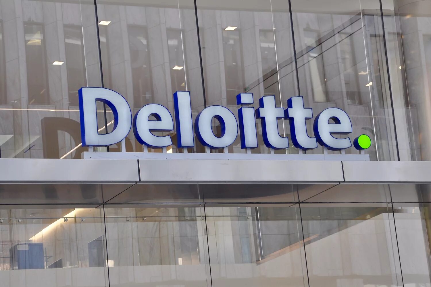 Deloitte большая четверка компания. Большая 4 аудиторских компаний. Аудиторские компании большой четверки. Большая четверка консалтинговых компаний.