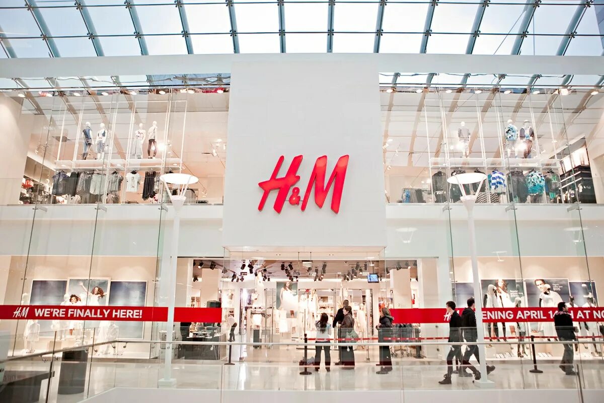 Hm в минске. H M магазин. Магазин н м. N M магазин. Одежда фирмы h&m.