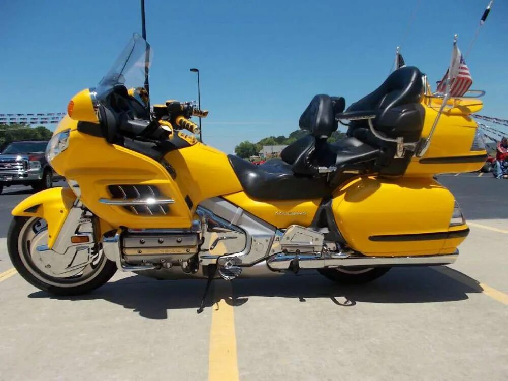 Купить хонду голду в россии. Honda Gold Wing 1800. Honda Gold Wing. Honda gl1800 Gold Wing. Holda Gold VIN 1800.