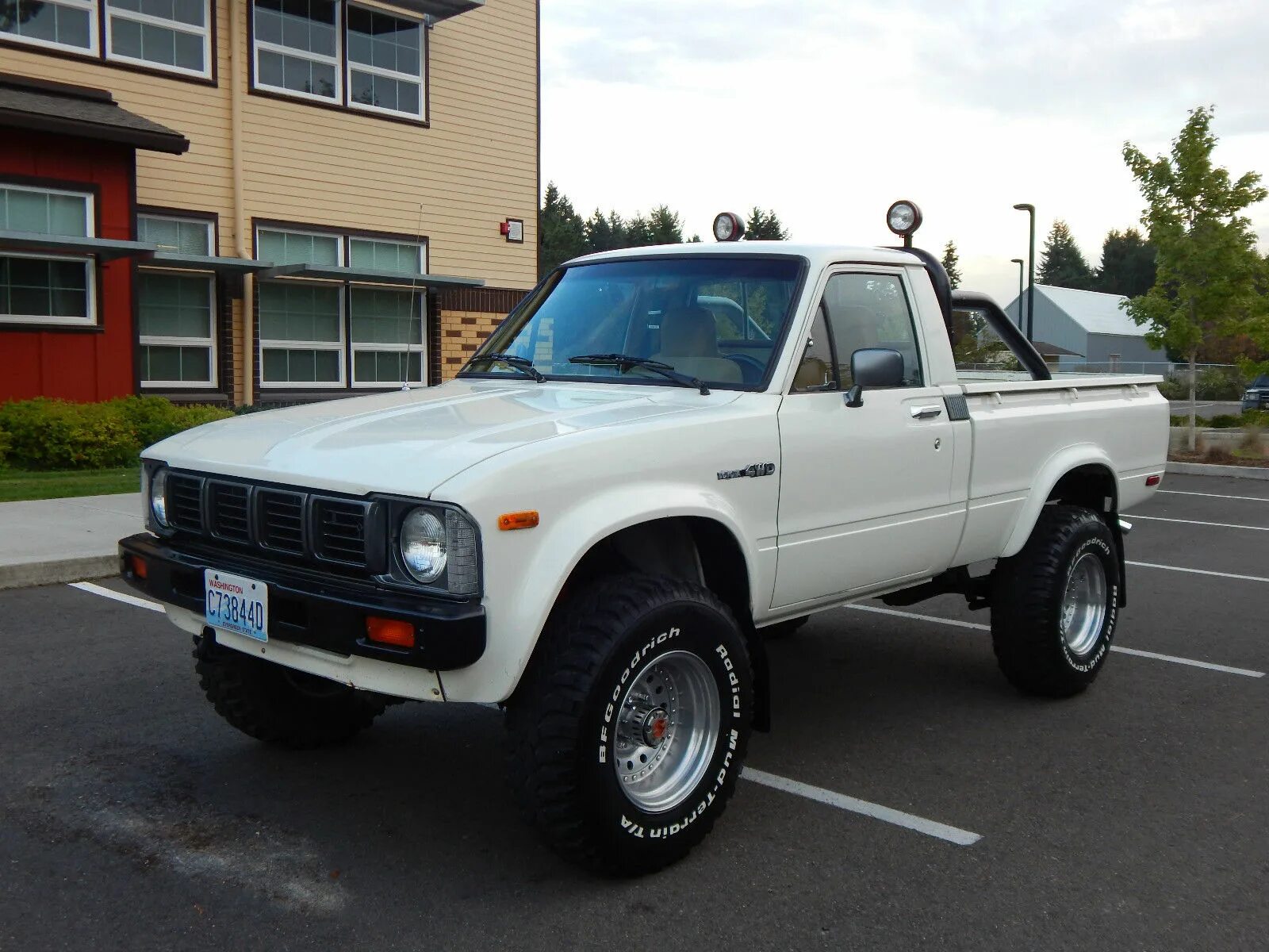 Дром продажа пикапов. Toyota Hilux sr5. Toyota Hilux 1981. Toyota Hilux 1981 Pickup. Toyota Hilux 1985.