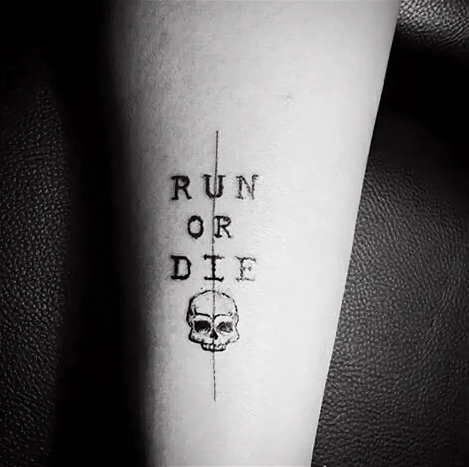 Lie use die. Lie use die. M()re - lie use die. Lie use die m re текст. Татуировка die.