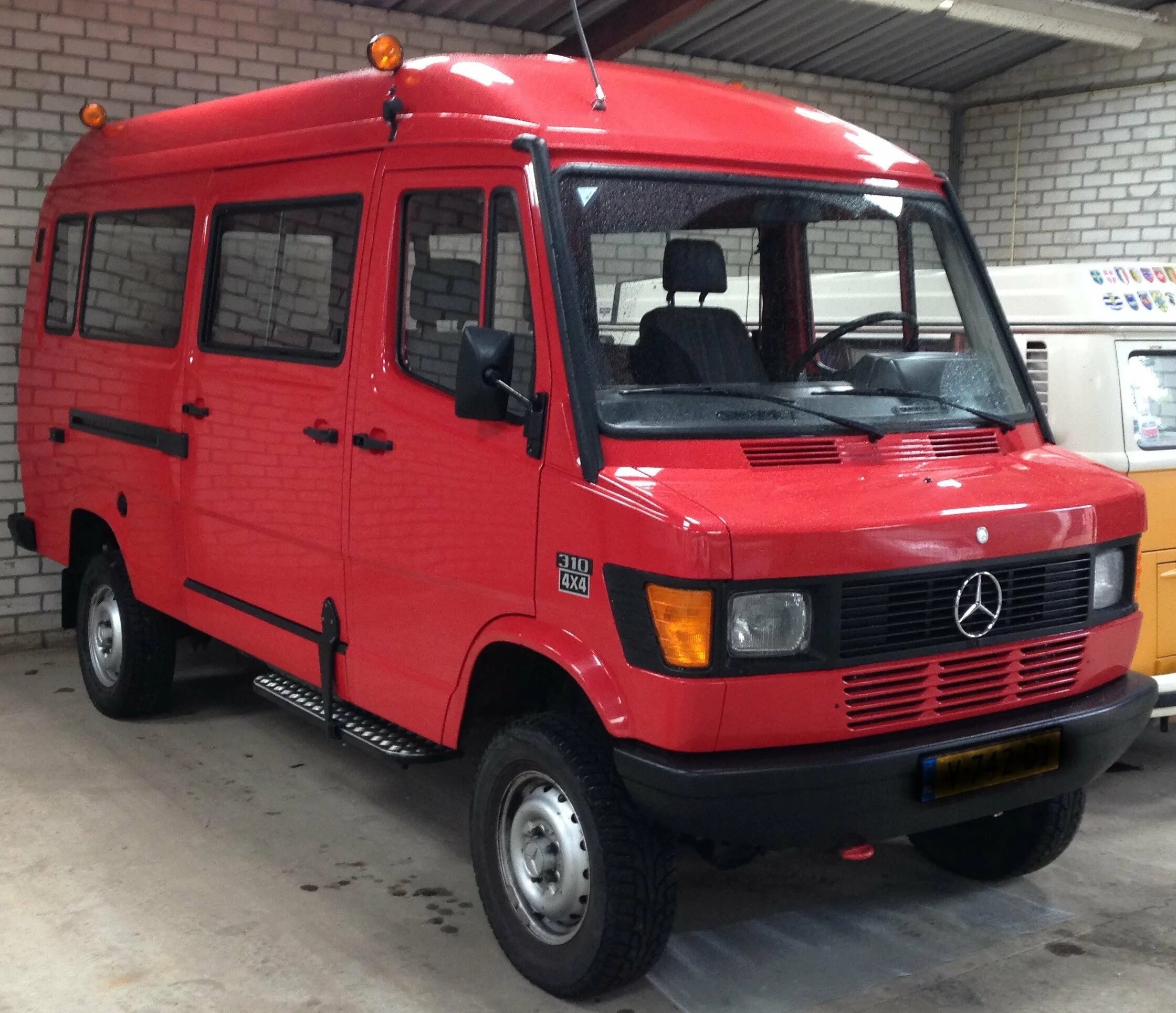 Mercedes-benz t1 410d. Mercedes benz t1 208d. Мерседес бенц т1 фургон. Мерседес бенц т1. Mercedes benz t 1.