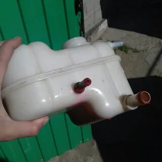 Штуцер расширительного бачка