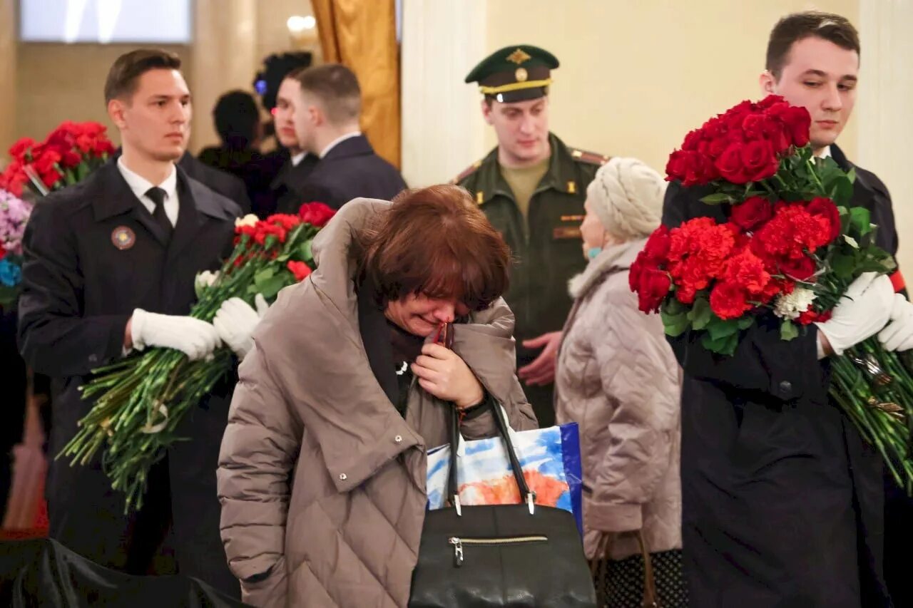 В Москве простились с Владимиром Жириновским. Прощание с Владимиром Жириновским. Церемония прощания с Жириновским. На прощание с навальным пришло