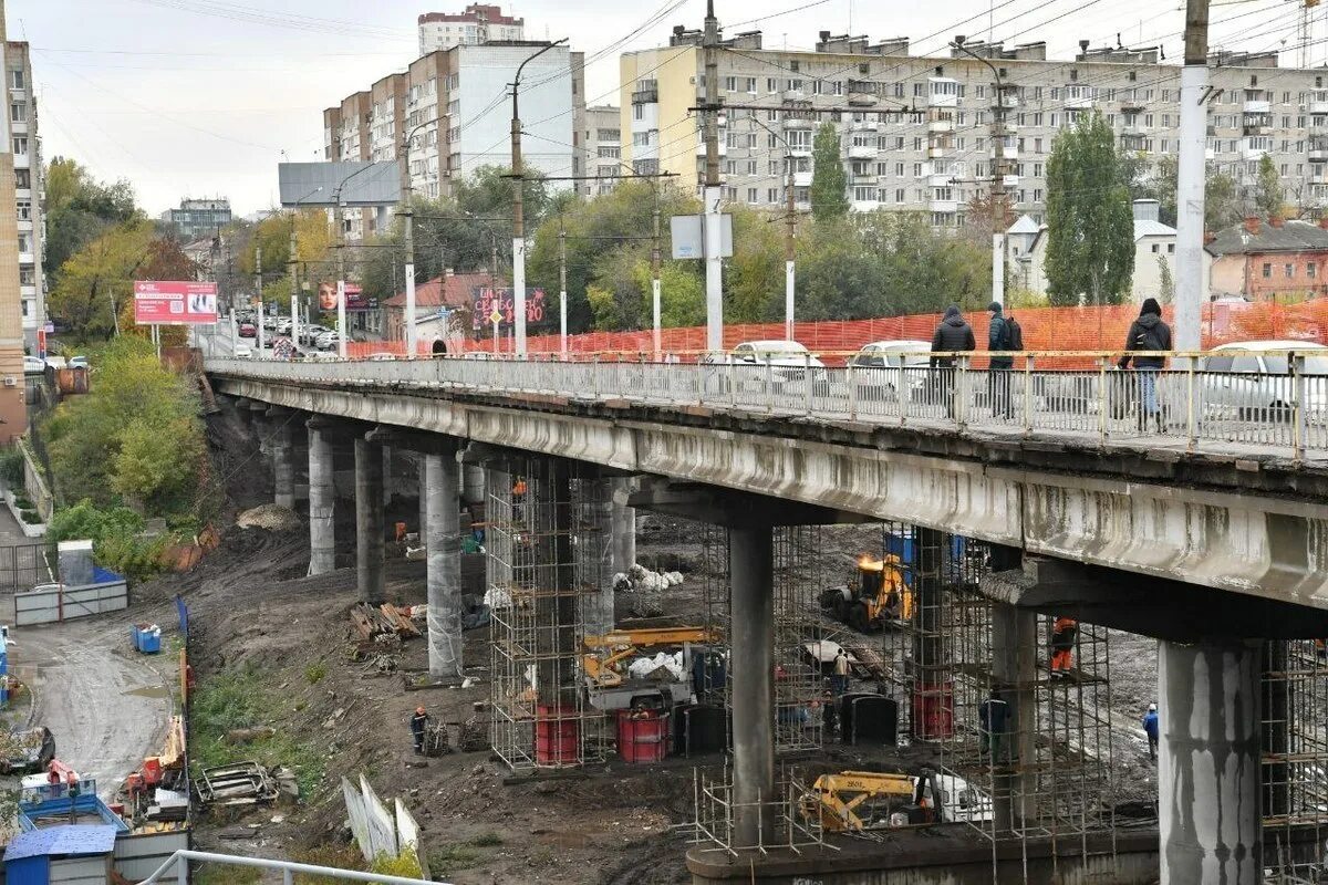 Ремонт моста в городе. Мост через Глебучев овраг Саратов. Глебучев овраг Саратов. Путепровод. Глебучев овраг Саратов. Глебычев овраг Саратов.