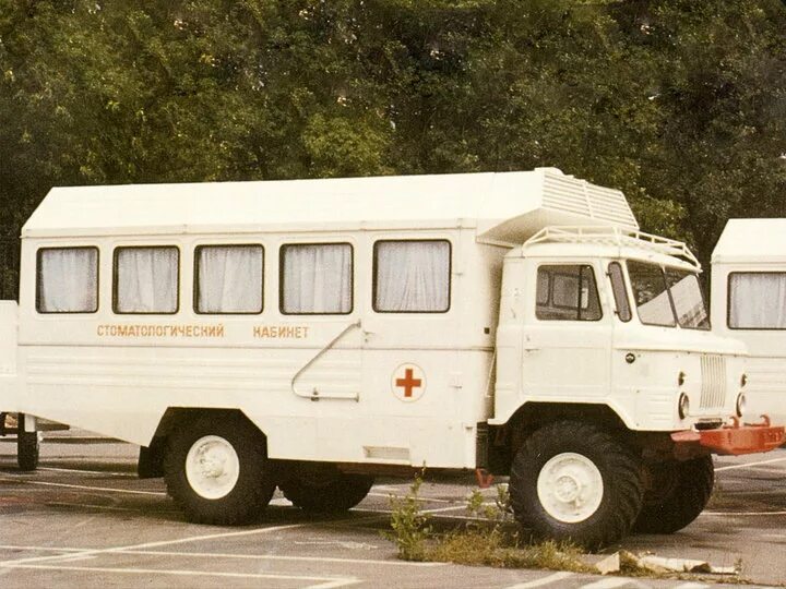Iveco 4x4 ambulance. Газель санитарка. Газ-66 санитарный автомобиль. Санитарный автомобиль газ-55. Газ-55 полуторка.