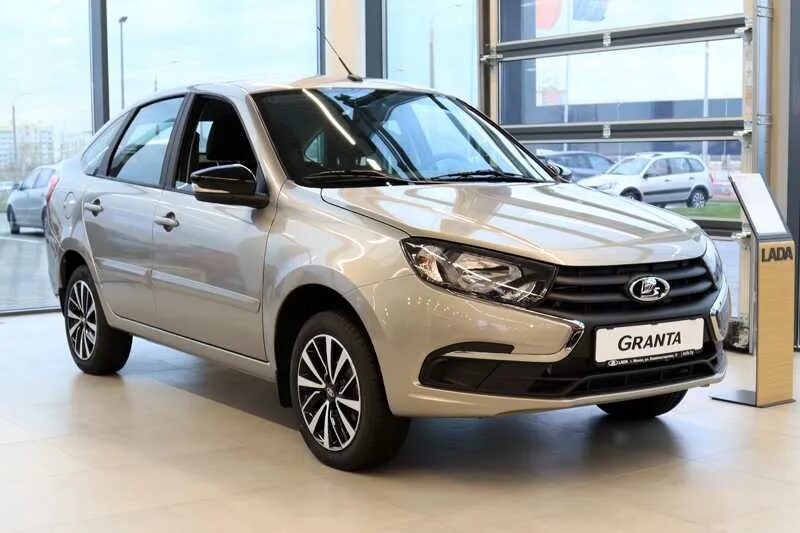 Купить б/у Lada (ВАЗ) Granta I Рестайлинг 1.6 MT (106 л.с.) бензин механика в Пе