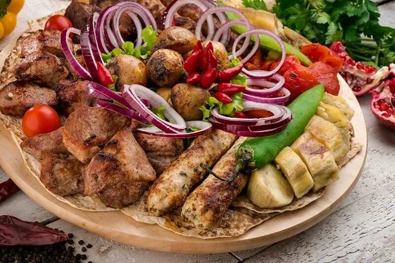Шашлык надым. Ассорти люля кебаб. люля кебаб мясное ассорти. шашлык ассорти. мясное ассорти на мангале.