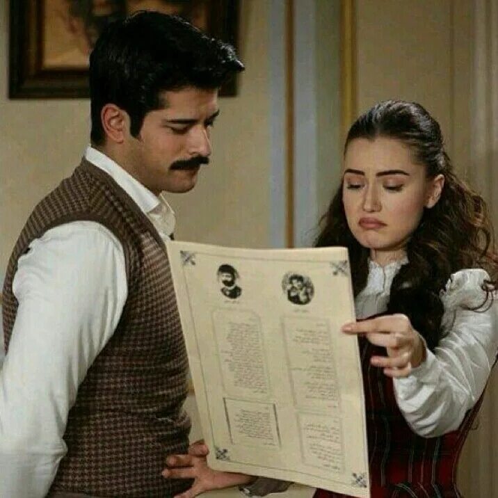 Королек птичка певчая афиша. Çalıkuşu айтекин аташ. Фахрие эвджен королек птичка певчая. Кямран королек птичка певчая 2013. Çalıkuşu айтекин аташ.