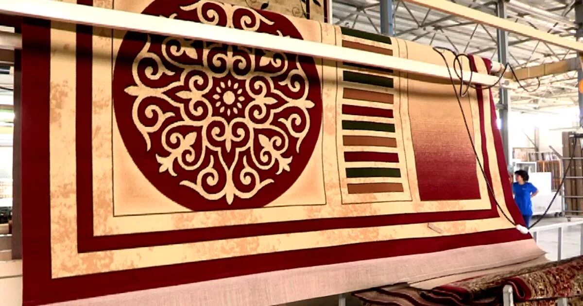 Сэз маймак. Тоо балу. Бал текстиль шымкент. Станок для производства ковров. Выставочный центр корме шымкент.