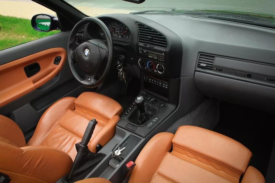 Бмв е36 салон. BMW e36 Interior. BMW 3 Compact e36 салон. M3 e36 седан салон.